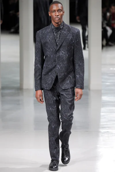 Look 3